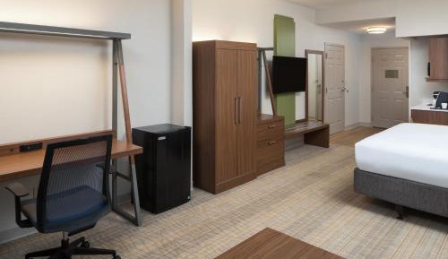 Standard Queen Room with Two Queen Beds and Extra Floor Space