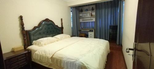 Queen Room with Balcony