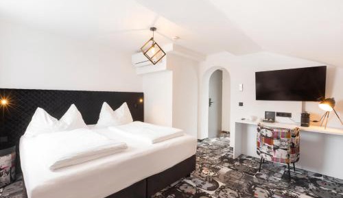 Grand Triple Room
