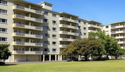Three-Bedroom Apartment with 5 single beds
