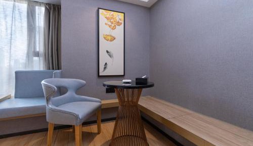 Business King Room
