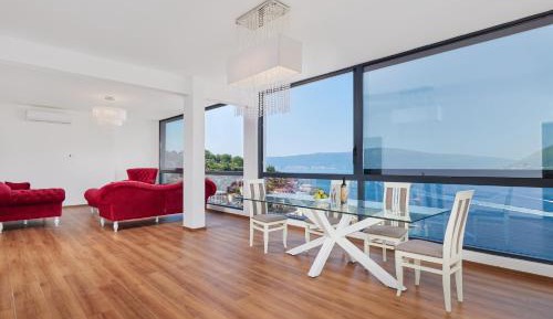 Penthouse Apartment