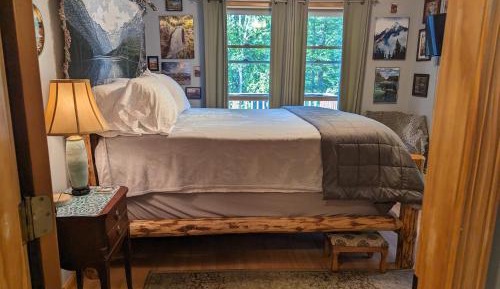 Deluxe Queen Room