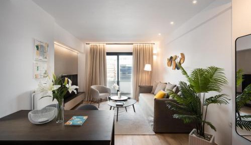 Two-Bedroom Deluxe Apartment with Balcony