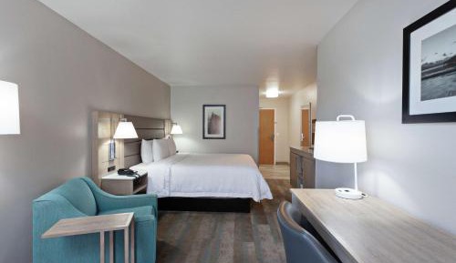 King Room with King Bed - Non-Smoking