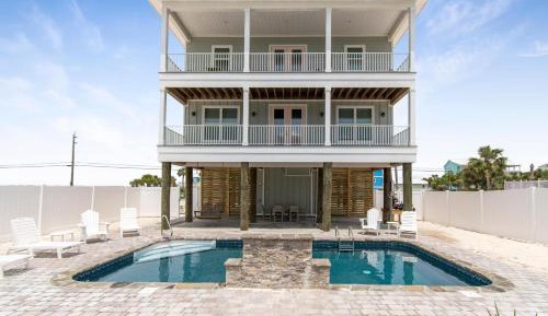 Four-Bedroom Holiday Home