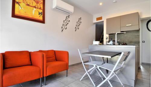 One-Bedroom Holiday Home