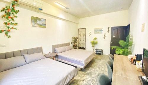 Quadruple Room with Private Bathroom