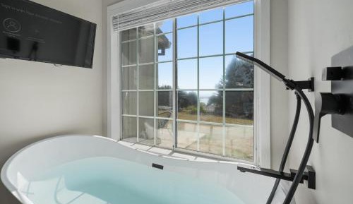Deluxe Double Room with Bath