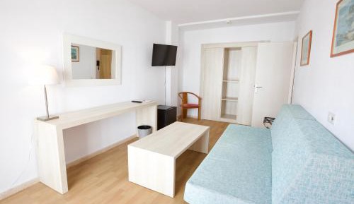 Double Room with Living Room and Balcony