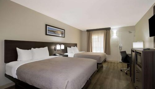 Quadruple Room with Two Queen Beds - Non Smoking