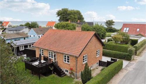 Three-Bedroom Holiday Home 