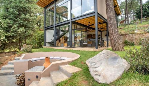 Villa with Garden View