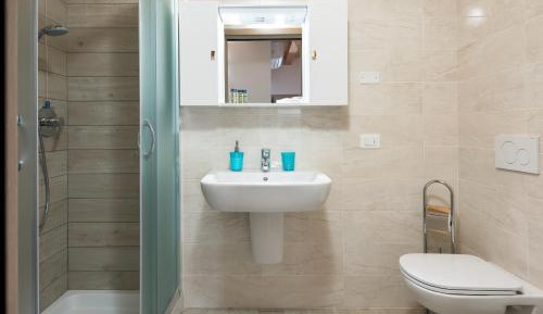 Two-Bedroom Apartment - Via Scarsellini n. 27 