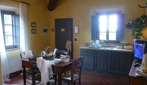 Superior One-Bedroom Apartment (2 Adults)
