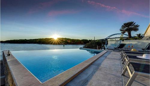Five-Bedroom Holiday Home