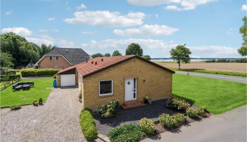 Three-Bedroom Holiday Home 