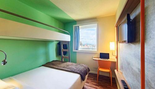 Standard Apartment with Overlapping Bed