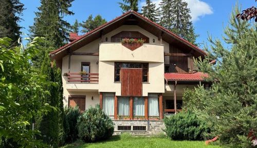 Five-Bedroom Holiday Home