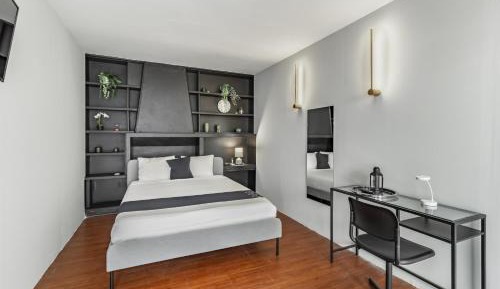 Queen Room with Shared Bathroom