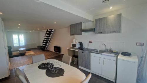 Apartment - Split Level
