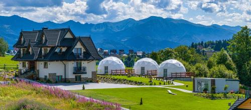 Deluxe Apartment with Balcony and Mountain View