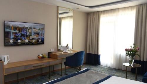 Economy Double Room without Balcony - Free Beach Access 