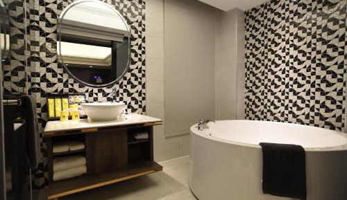 Deluxe Double Room with Bath