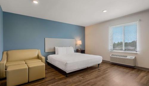 King Suite with Tub - Disability Access/Non Smoking