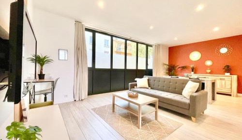 Deluxe Apartment