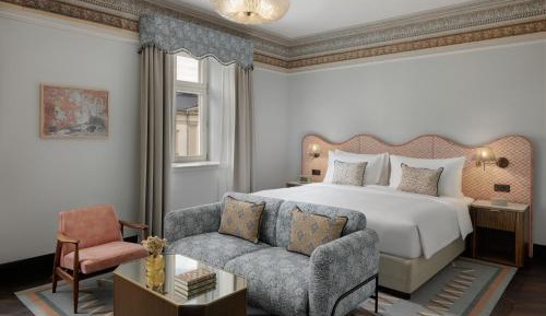 Heritage Junior King Suite