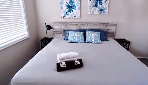 Superior King Room with Private Bathroom