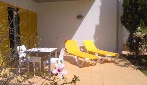 Studio Apartment with Pool View