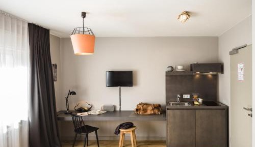 Bold Single Studio