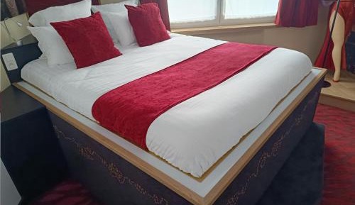 Queen Room with Spa Bath