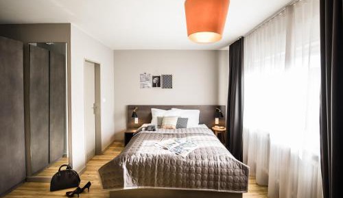 Bold Double Studio