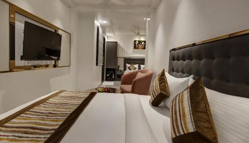 Family Suite with free airport pickup