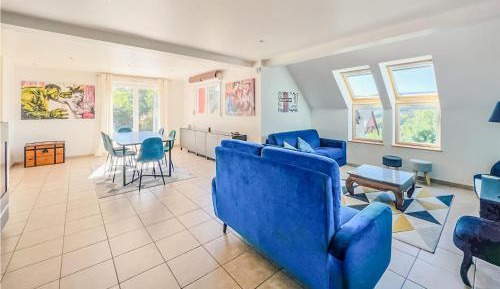 Three-Bedroom Holiday Home 