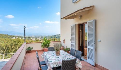 Villa with Garden View