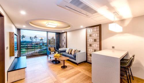 Family Suite Terrace with Side Ocean View