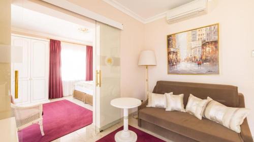 Superior King Suite