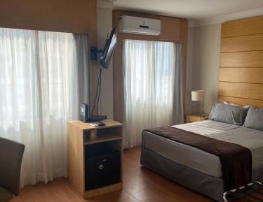 Deluxe Queen Suite