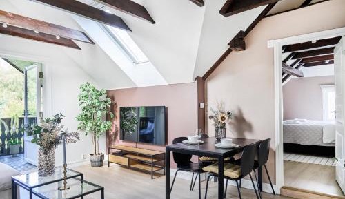 Apartment with Balcony