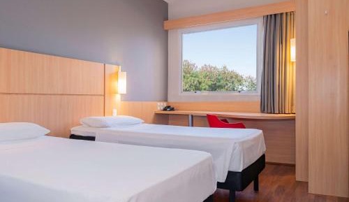 Standard Apartment with Twin Beds