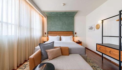 Premium King Room