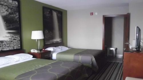 Queen Room with Two Queen Beds - Mobility Access/Smoking