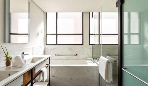 One-Bedroom King Suite