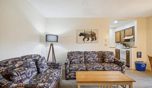 Deluxe Queen Suite
