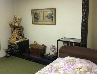 Standard Twin Room with Shared Bathroom