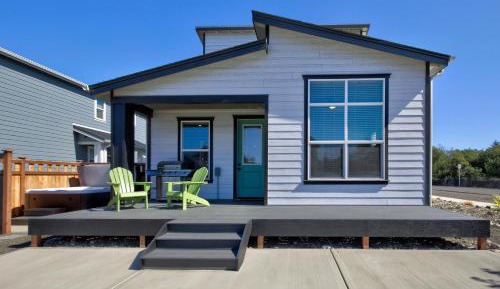 Three-Bedroom Holiday Home 